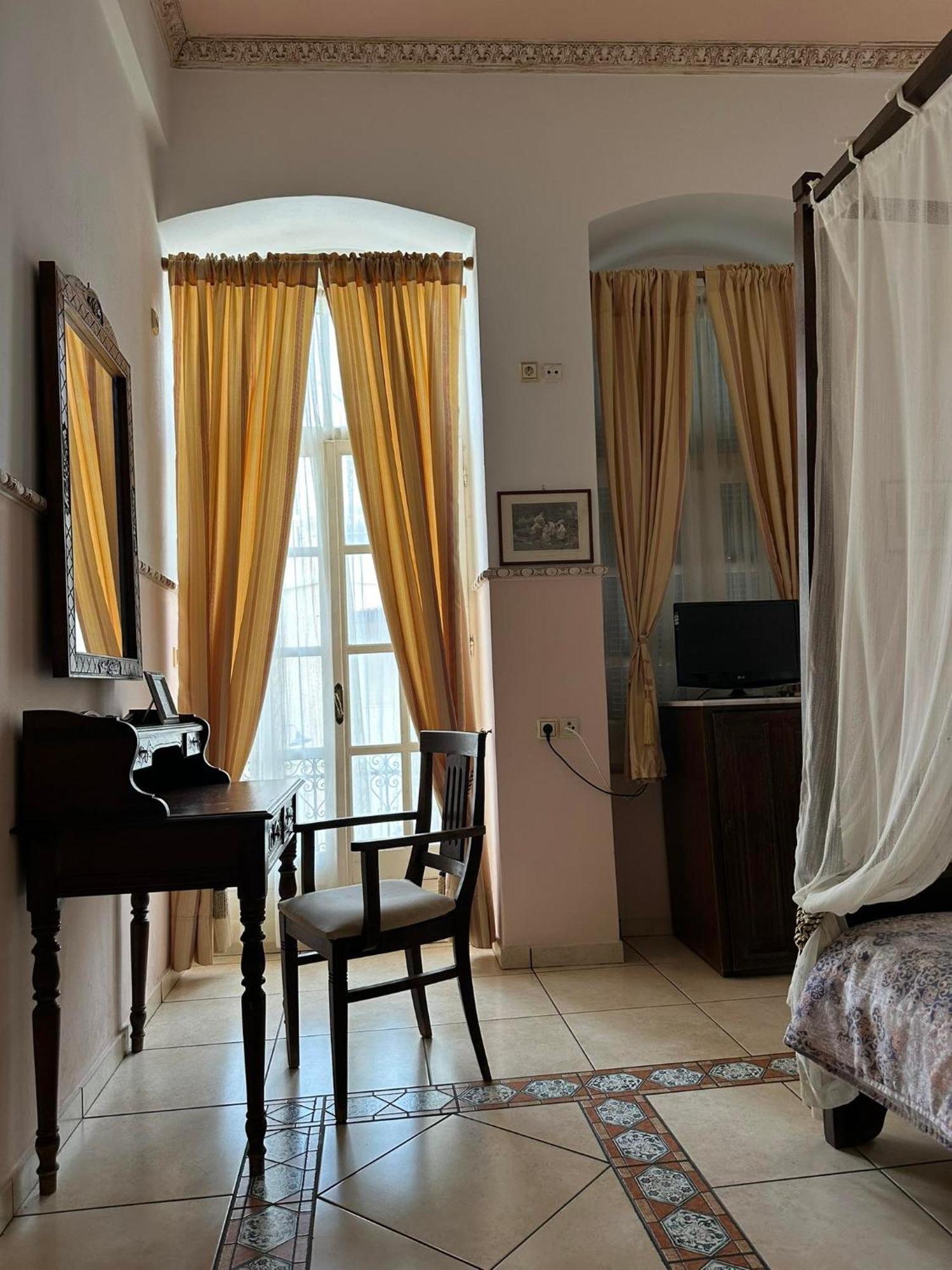 Monte Kristo Hotel Ermoupoli Eksteriør billede