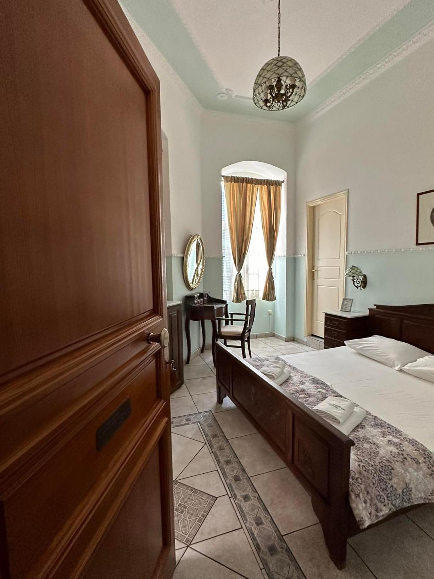 Monte Kristo Hotel Ermoupoli Eksteriør billede